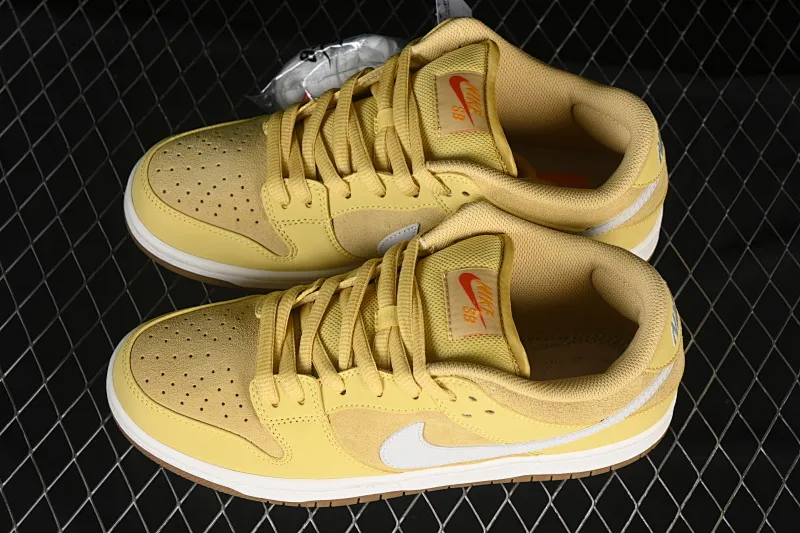 All Categories Nk SB Dunk Series Nk SB Dunk Low Low-top sneakers Nike SB Dunk Low "Saturn Gold" Warm Yang Yellow Low-top casual skateboard shoes FJ1674-700